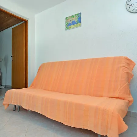 Deni 518 Pula